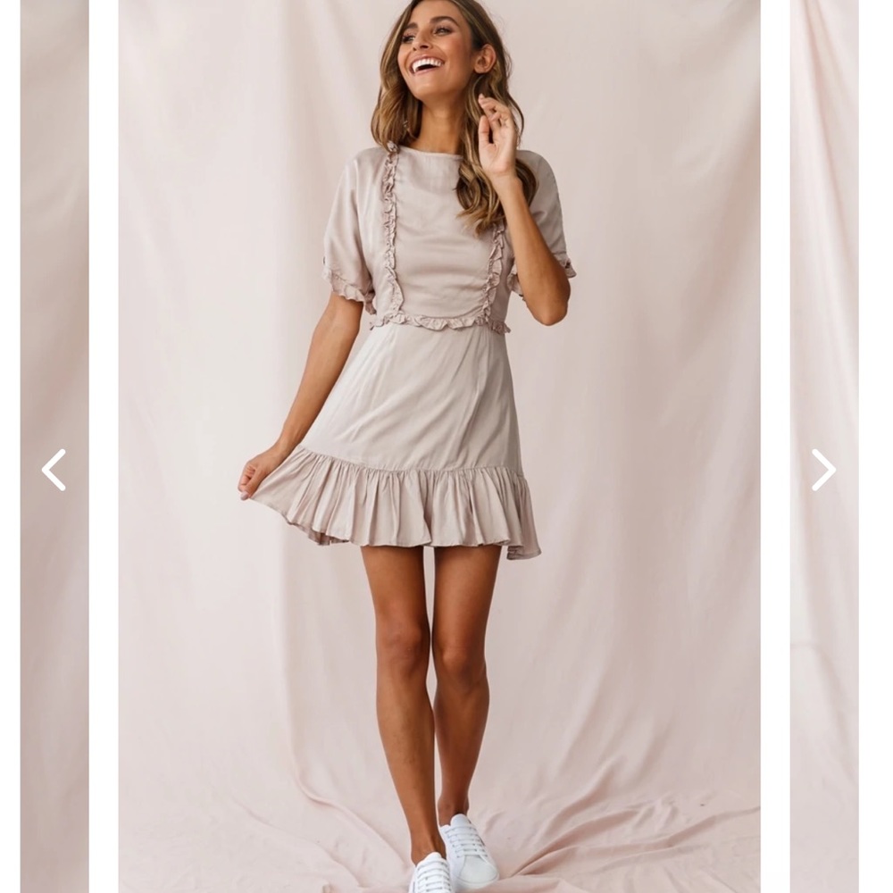 Selfie Leslie Lace-Up Back Dress in Mocha size M